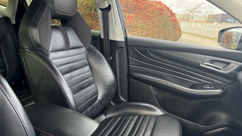 MG HS 1.5 T-GDI PHEV Trophy 5dr Auto Hatchback